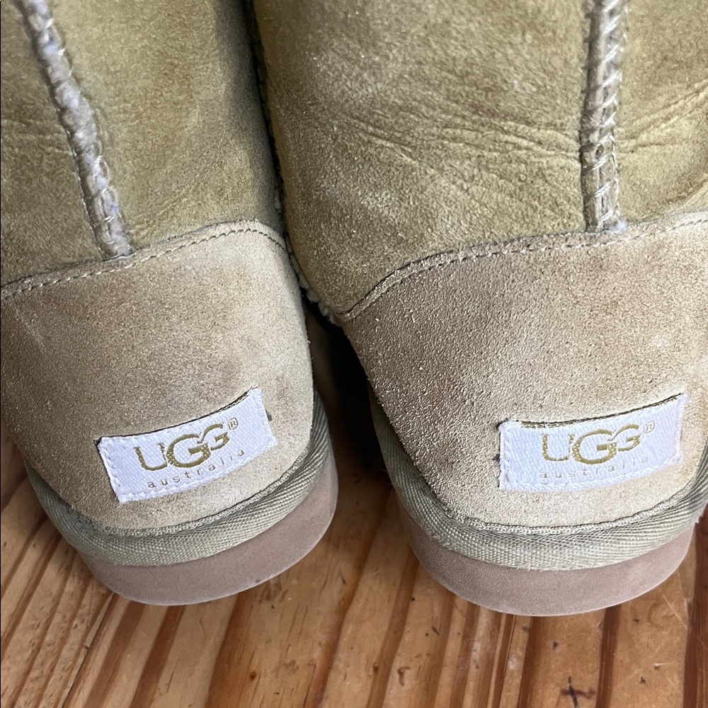 UGG Vintage  Olive Suede Boots Australia - Picture 3 of 9